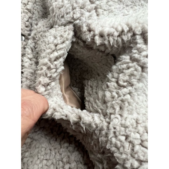 Thread and Supply Vest Fuzzy Sherpa Oatmeal Size Large - Picture 4 of 12